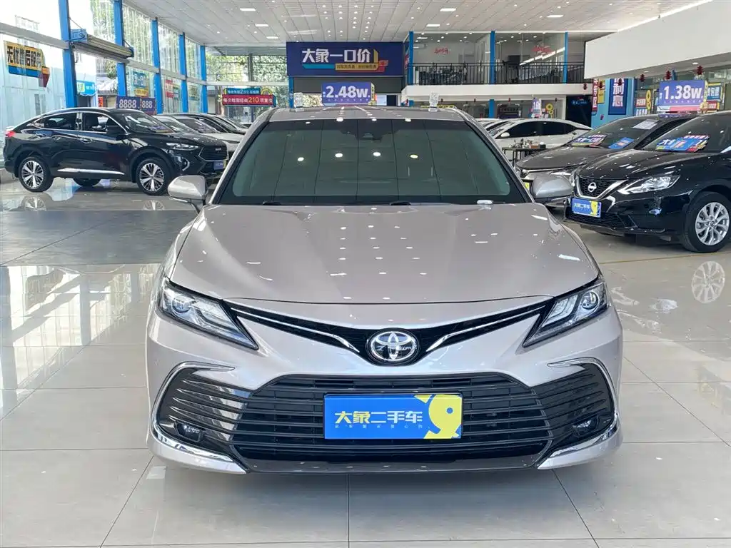 TOYOTA CAMRY