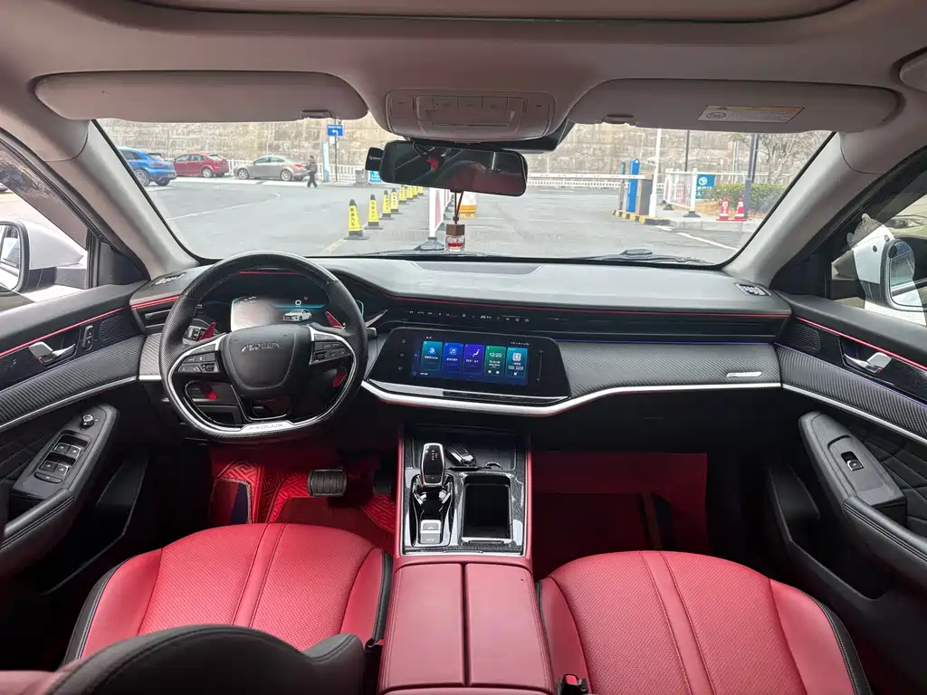 DONGFENG YI HYUN MAX