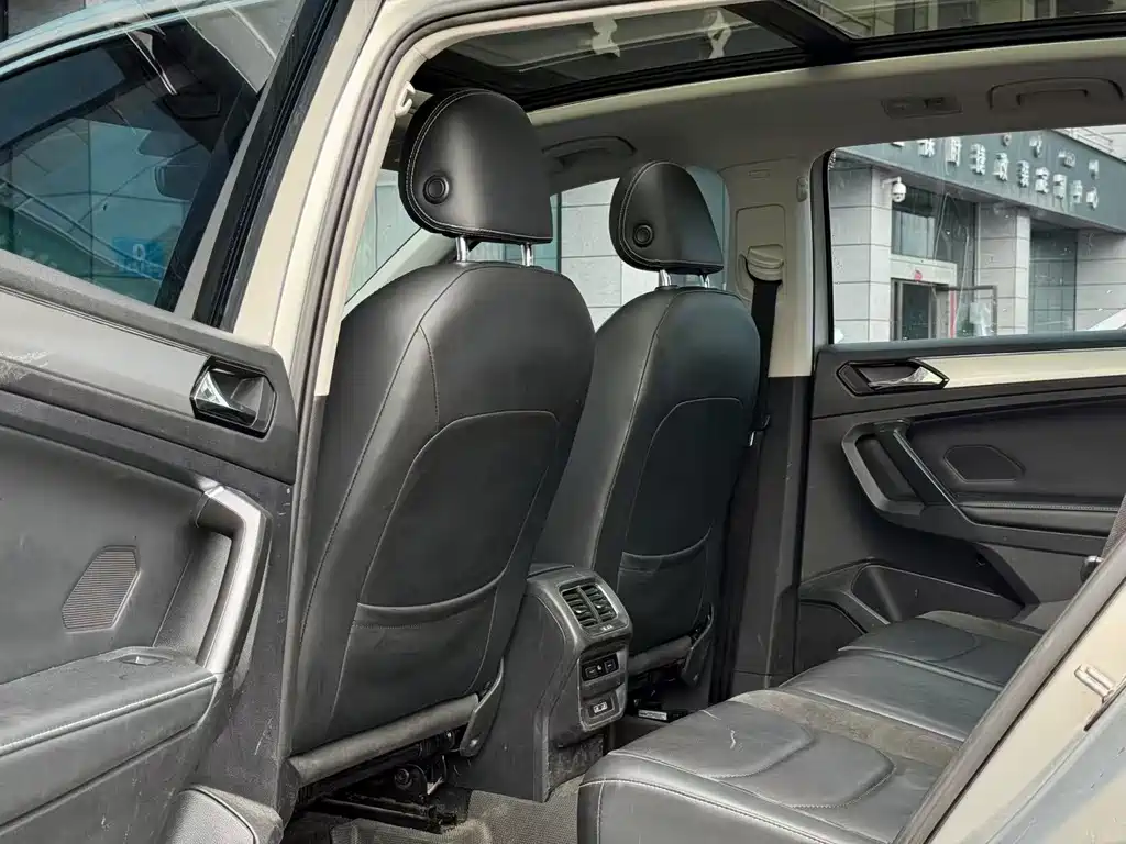 Volkswagen Tiguan L — миниатюра 6