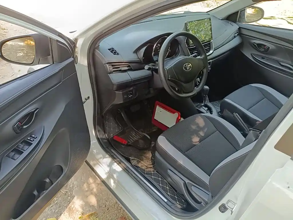 Toyota Yaris L — миниатюра 16
