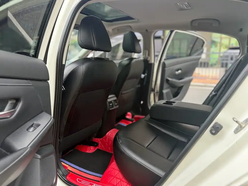 Nissan Sylphy — миниатюра 6