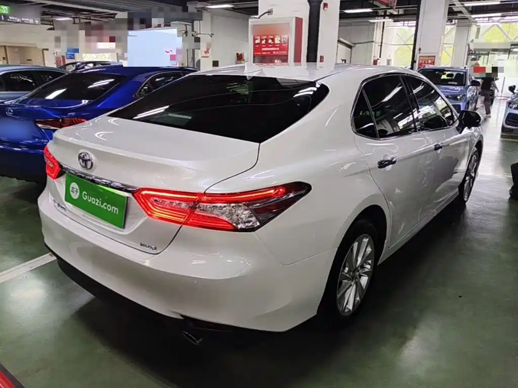 Toyota Camry 2021 2.0G Luxury