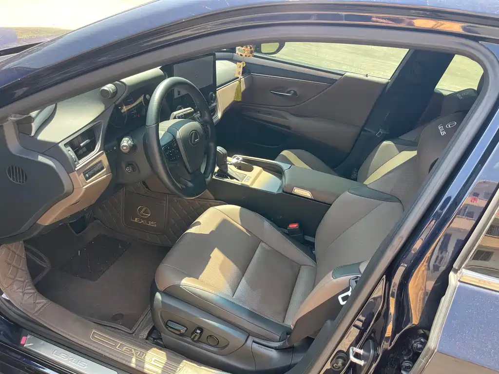 Lexus ES — миниатюра 9