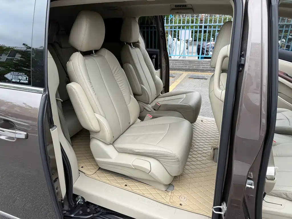 Buick GL8 — миниатюра 15