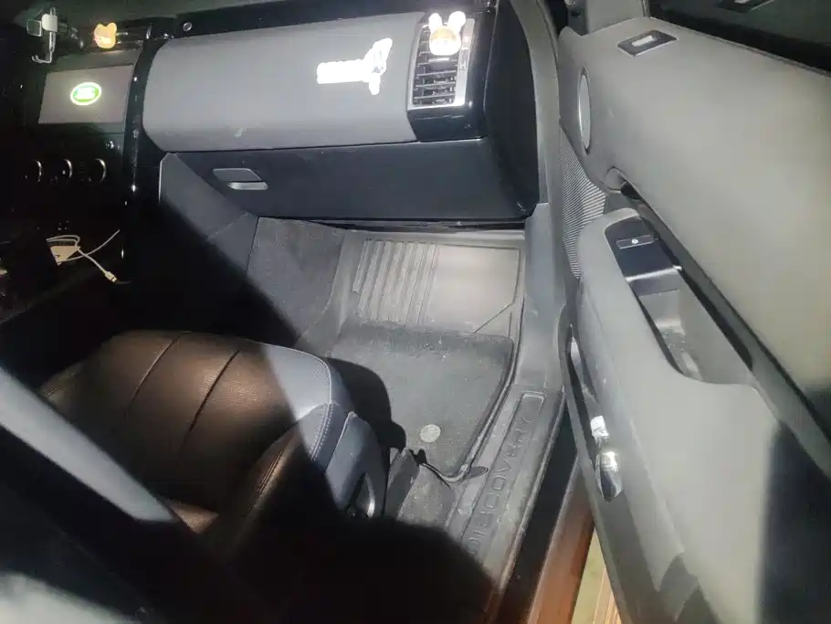 Land Rover Discovery — миниатюра 8
