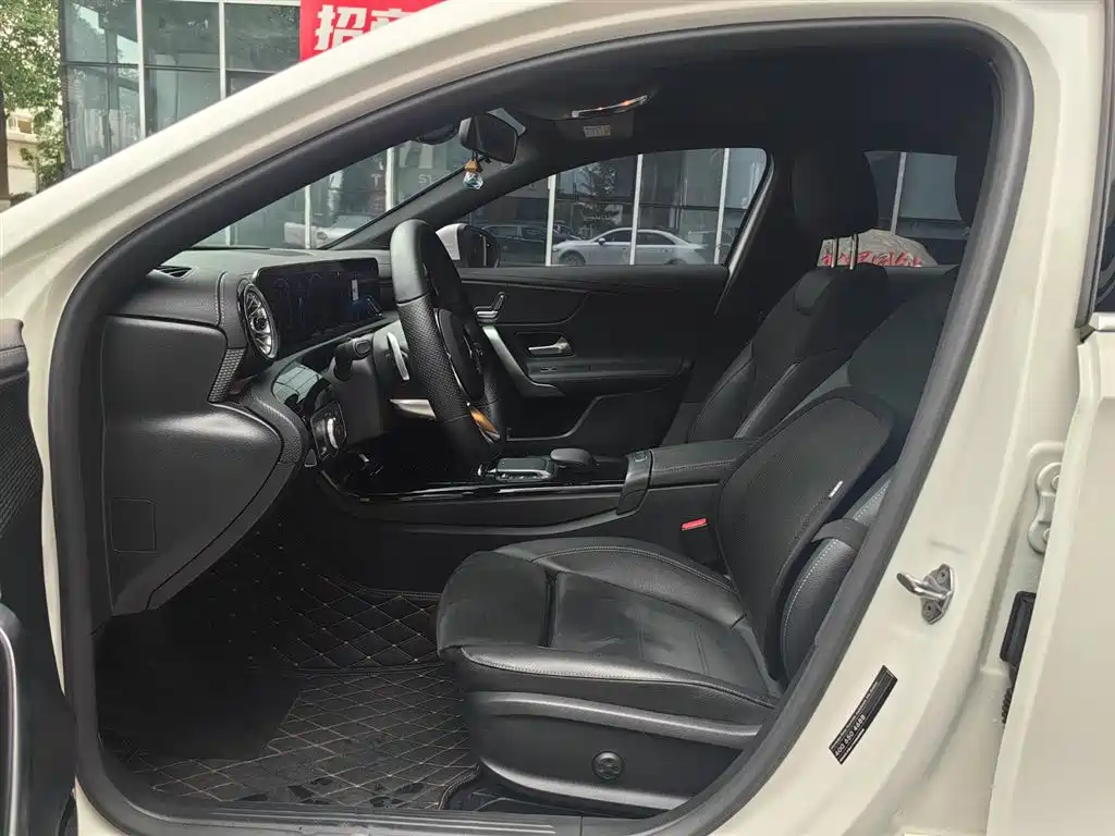 Mercedes-Benz A-Class — миниатюра 9