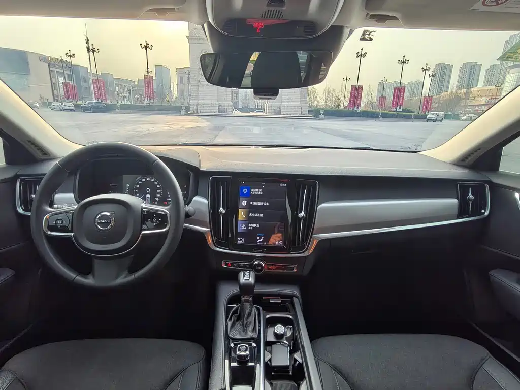 Volvo S90 2019 T4