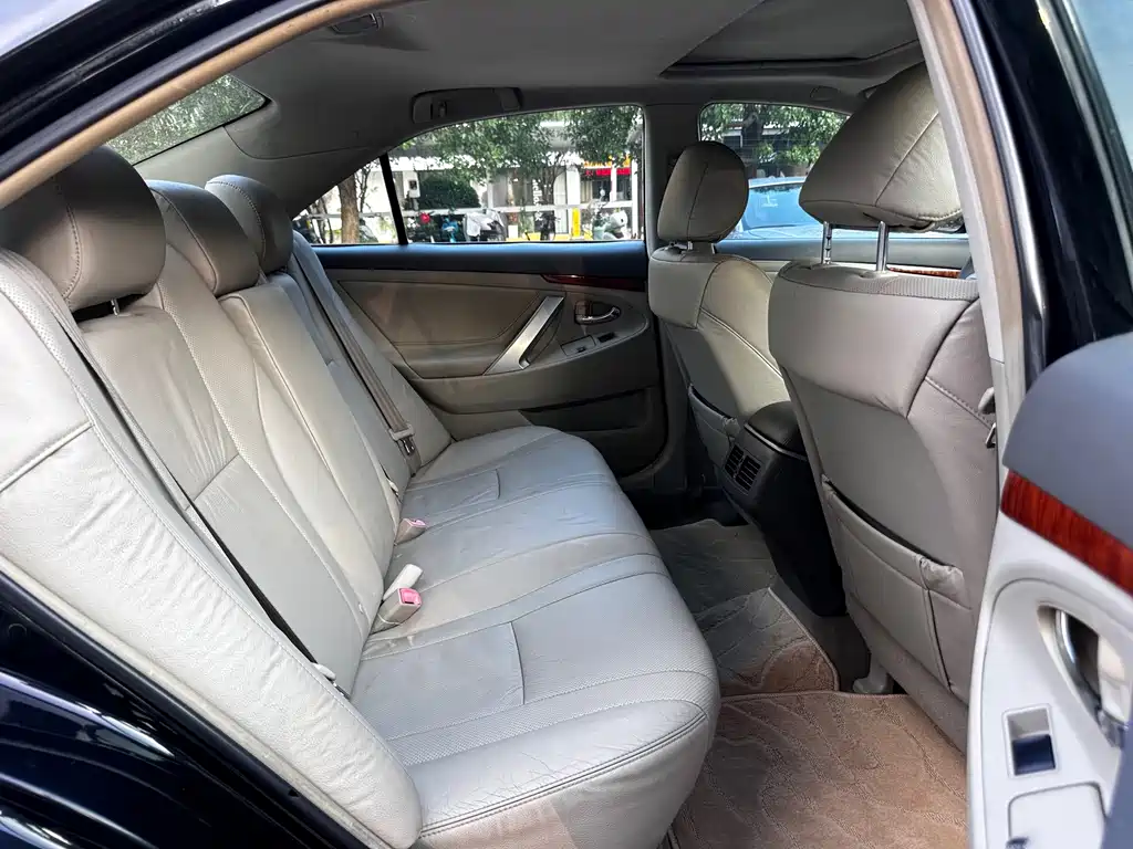 Toyota Camry — миниатюра 23