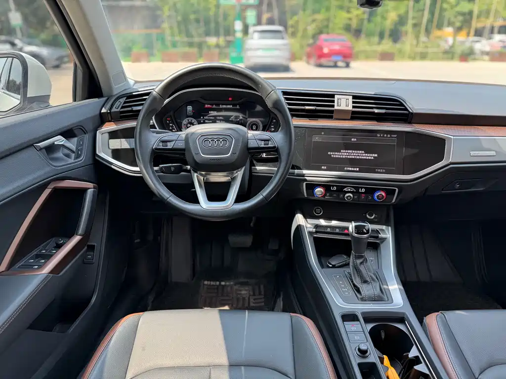Audi Q3 2022 35 TFSI