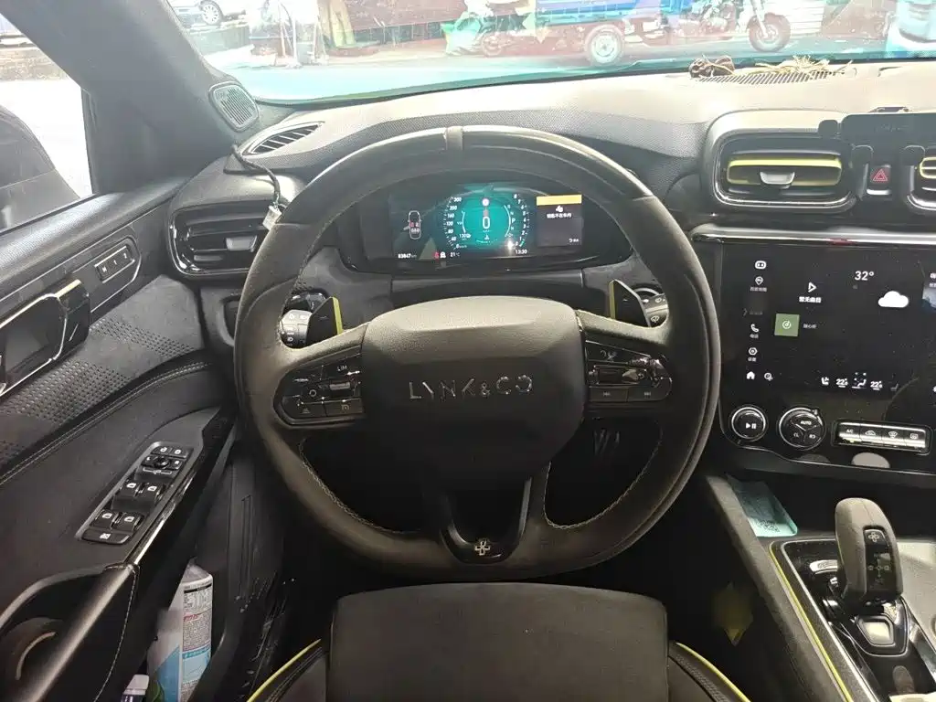 Lynk & Co 03 — миниатюра 11