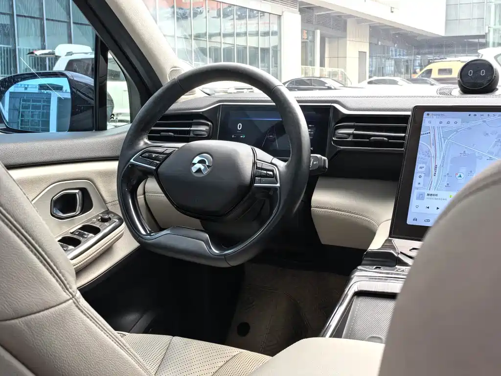 NIO ES8 2018 355KM мест
