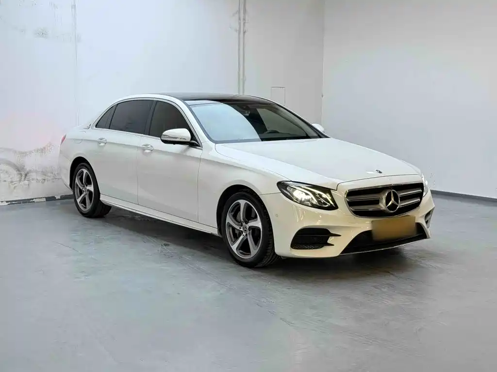 Mercedes-Benz E-Class — миниатюра 4