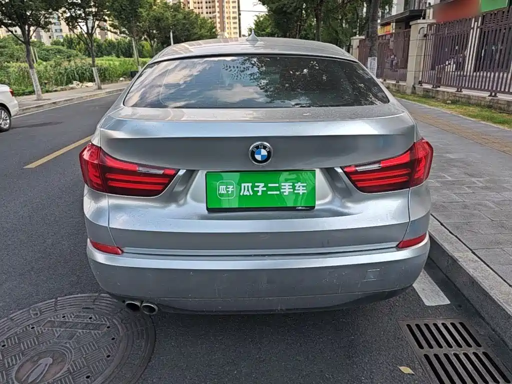 BMW 5 Series GT — миниатюра 6