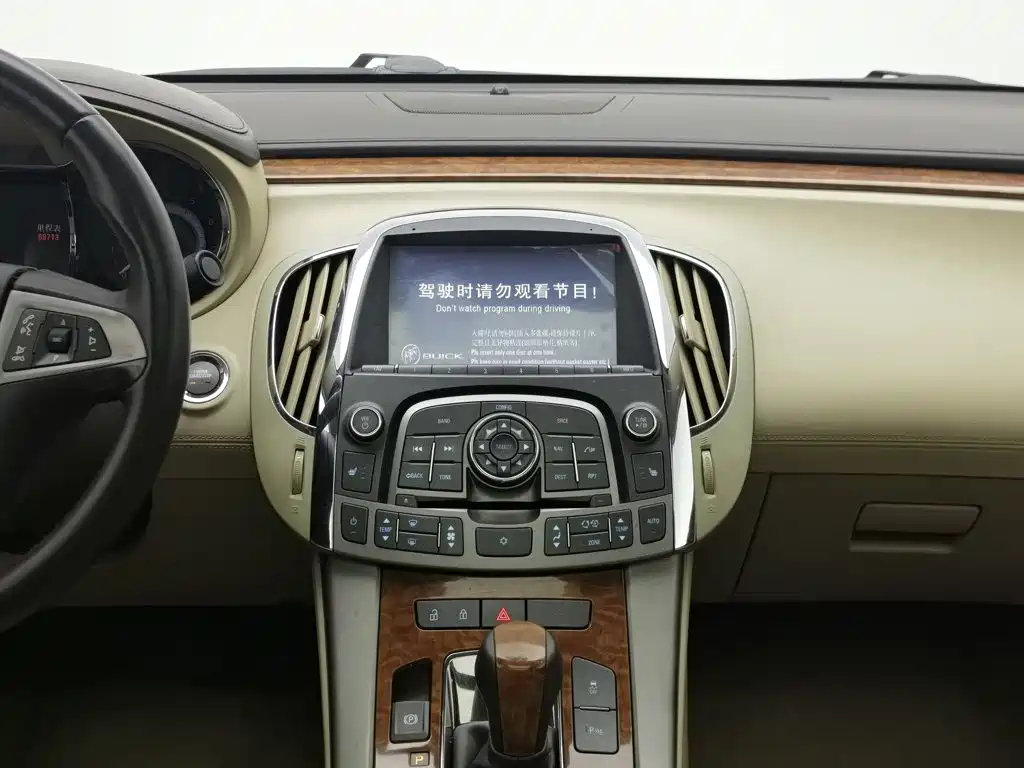 Buick LaCrosse — миниатюра 12