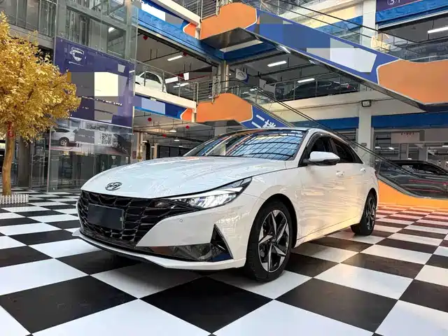 Hyundai Elantra