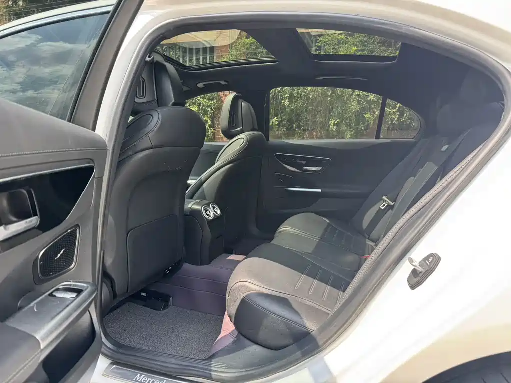 Mercedes-Benz C-Class — миниатюра 4