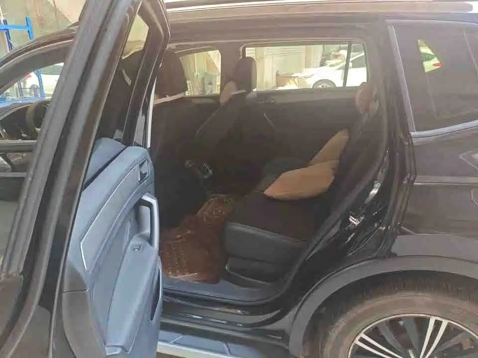 Volkswagen Tiguan L — миниатюра 4