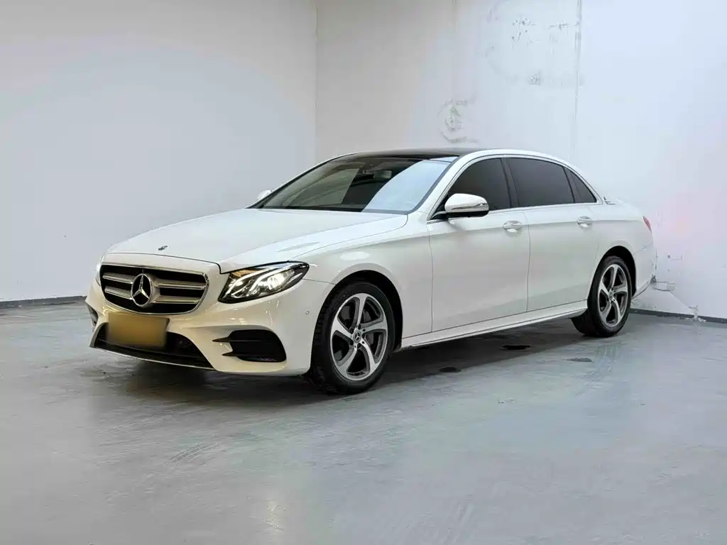 Mercedes-Benz E-Class — миниатюра 2