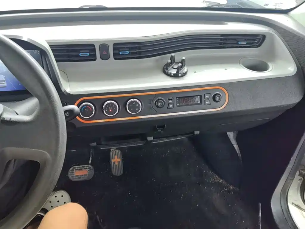 Wuling MINIEV — миниатюра 13