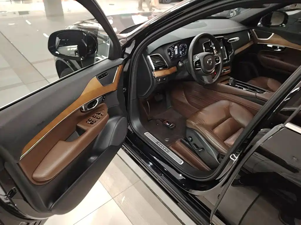 Volvo XC90 — миниатюра 16