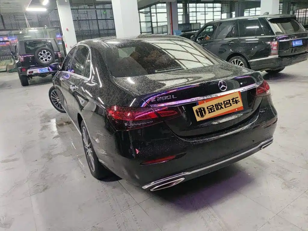 Mercedes-Benz E-Class — миниатюра 5