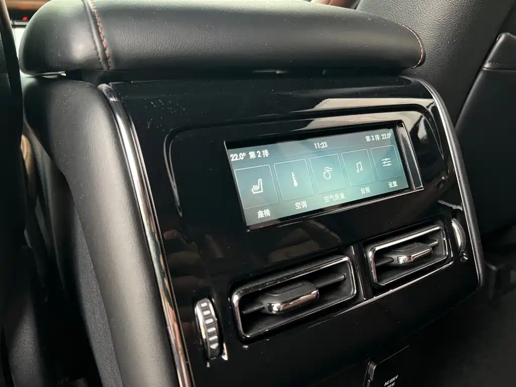 Lincoln Aviator (Import) — миниатюра 19