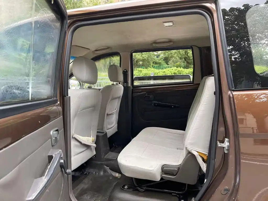 Wuling Hongguang — миниатюра 5