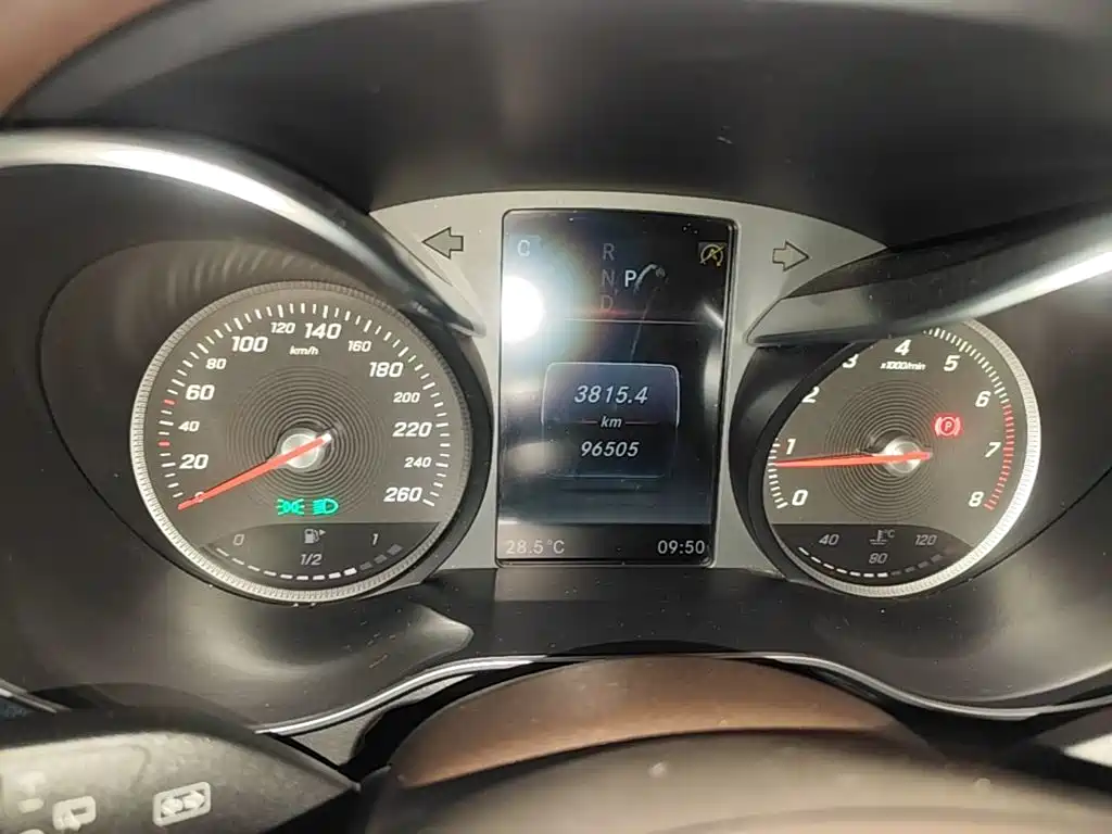 Mercedes-Benz GLC — миниатюра 12