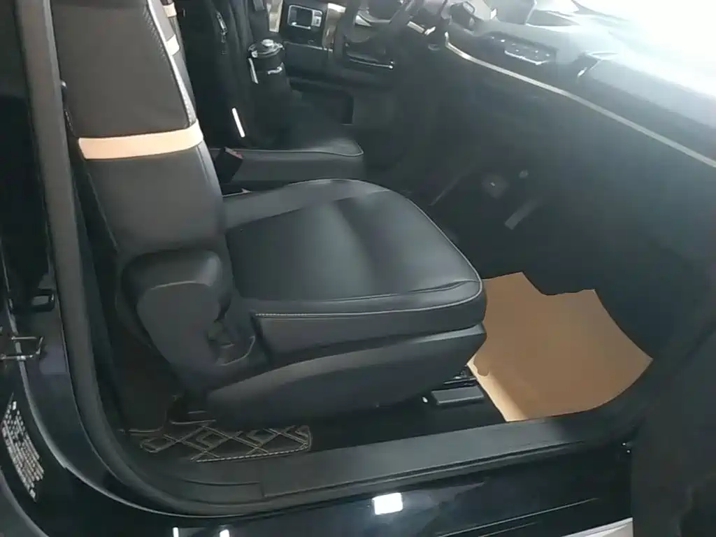 Baojun KiWi EV — миниатюра 25