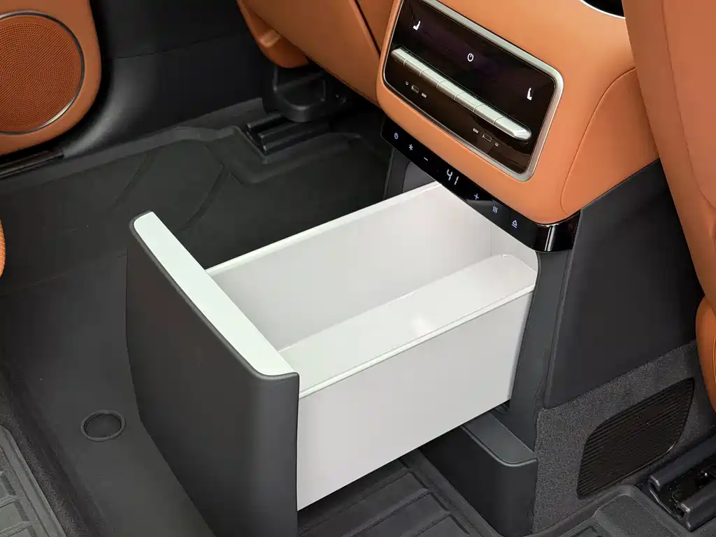 Li Auto Li L9 — миниатюра 7