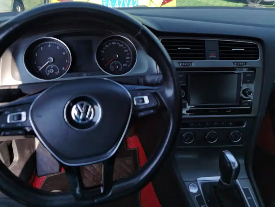 Volkswagen Golf — миниатюра 12