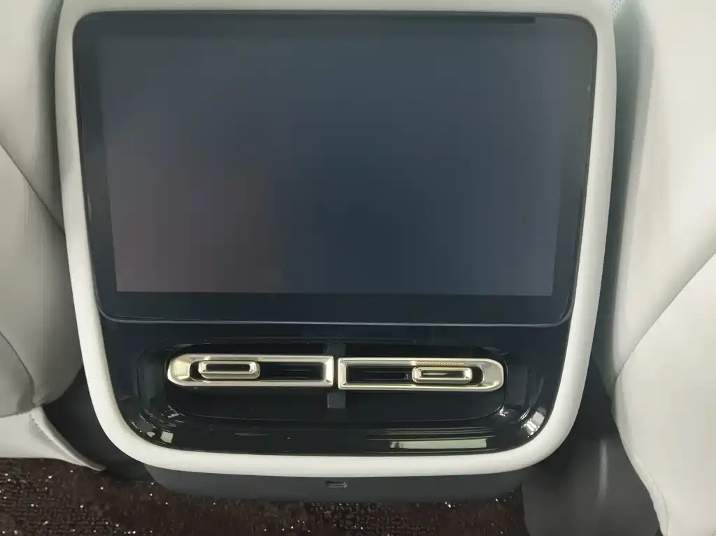 XPeng P7+ — миниатюра 13
