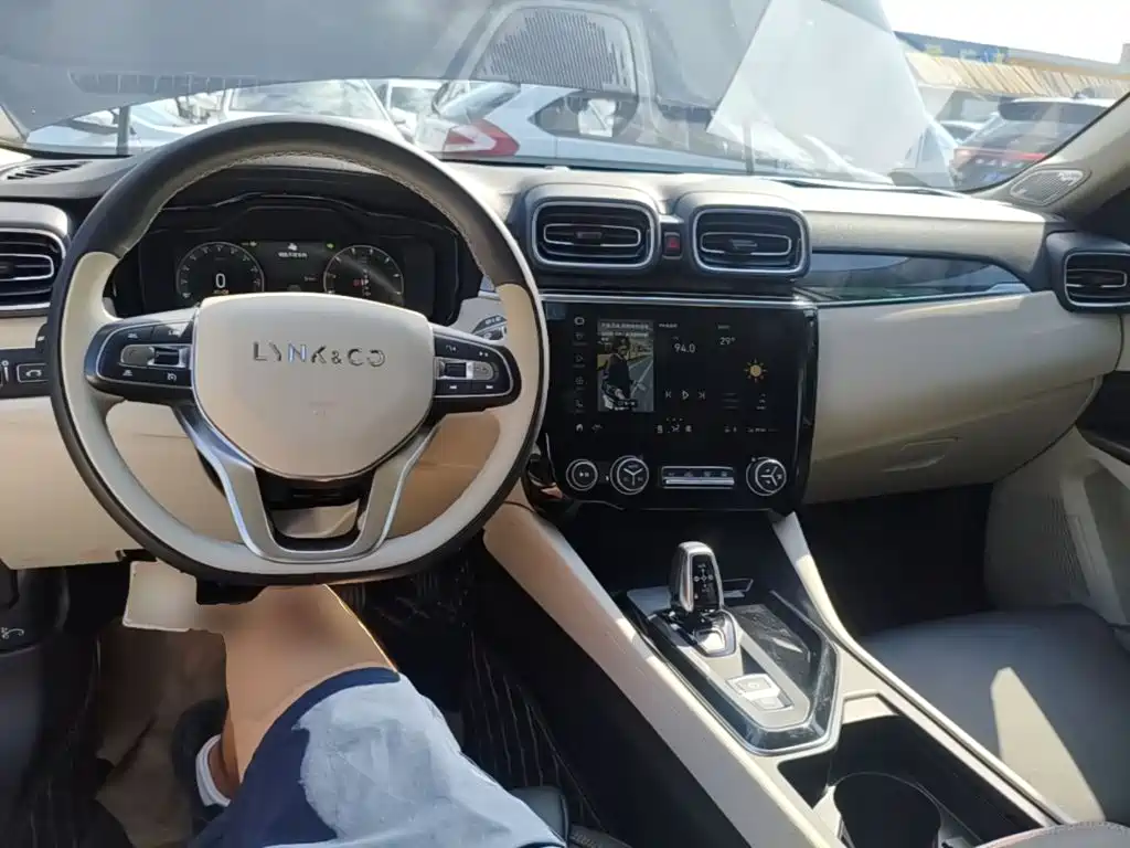 Lynk & Co 02 — миниатюра 10