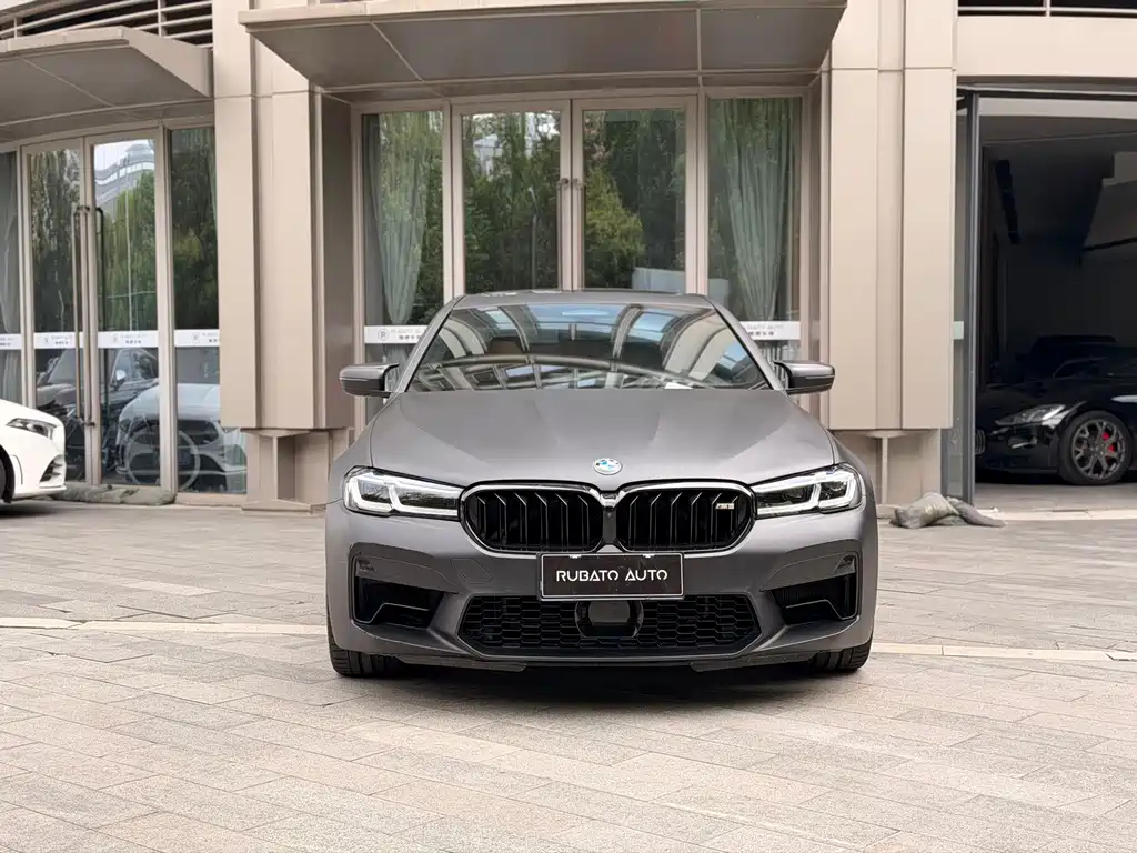 BMW M5 — миниатюра 7
