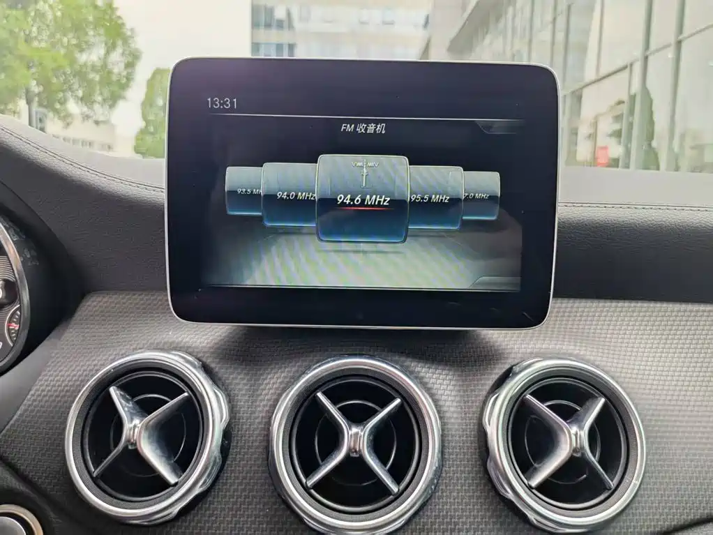 Mercedes-Benz GLA — миниатюра 14