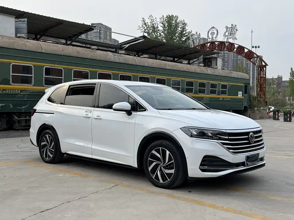 Volkswagen Viloran 2020 330TSI Luxury