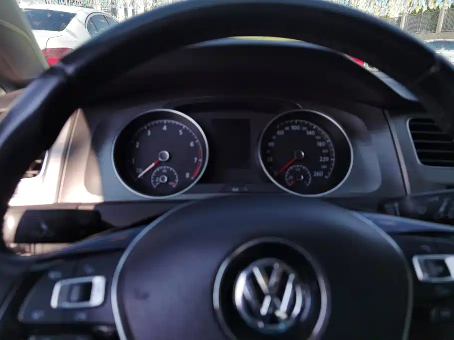 Volkswagen Golf — миниатюра 14