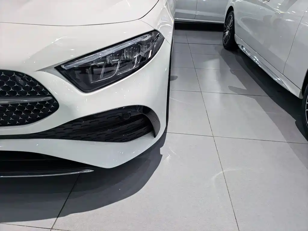 Mercedes-Benz A-Class — миниатюра 3
