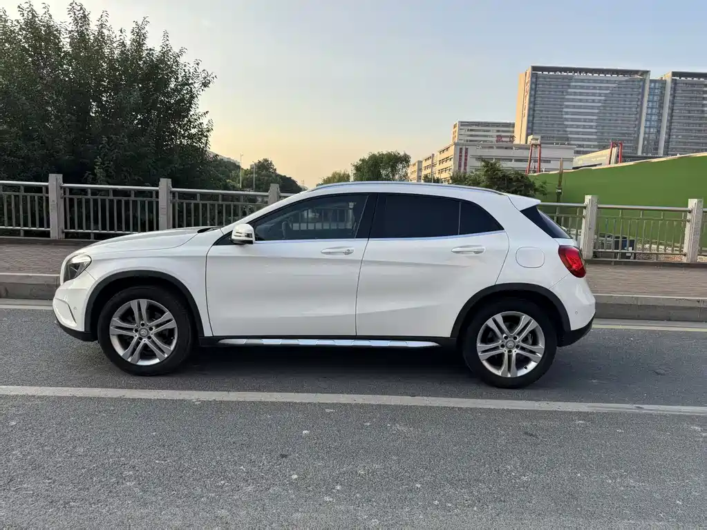 Mercedes-Benz GLA — миниатюра 5