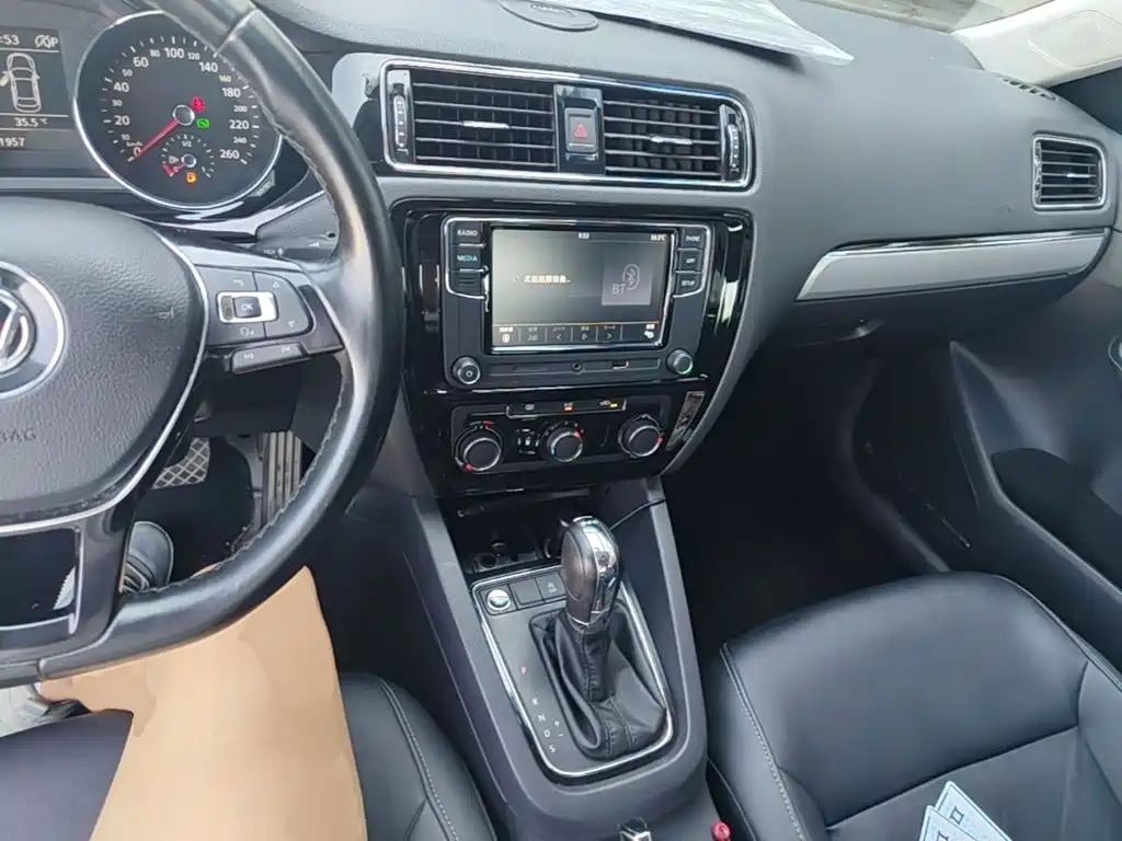 Volkswagen Sagitar — миниатюра 10