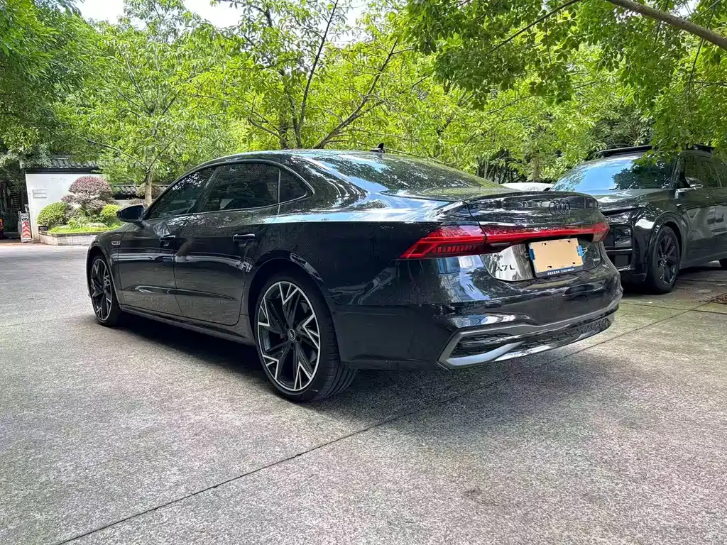 Audi A7L — миниатюра 3