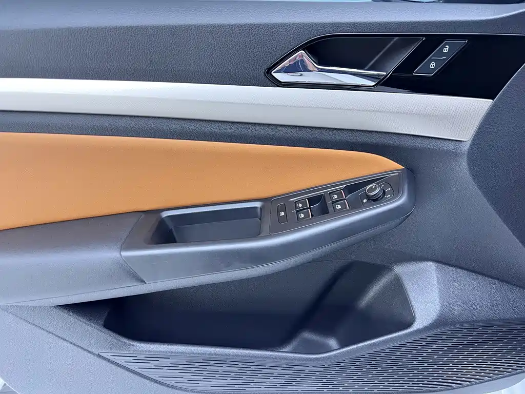 Volkswagen Bora — миниатюра 8