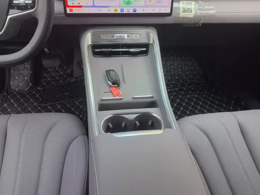 Roewe Wing Wai M7 DMH — миниатюра 14
