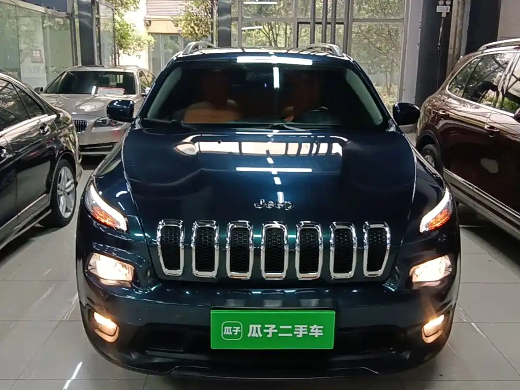 Jeep Cherokee — миниатюра 3