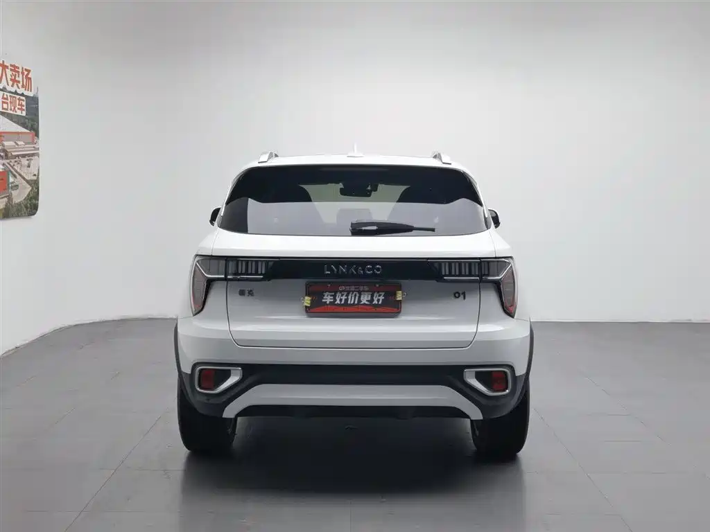 Lynk & Co 01 2017 2.0T Pro
