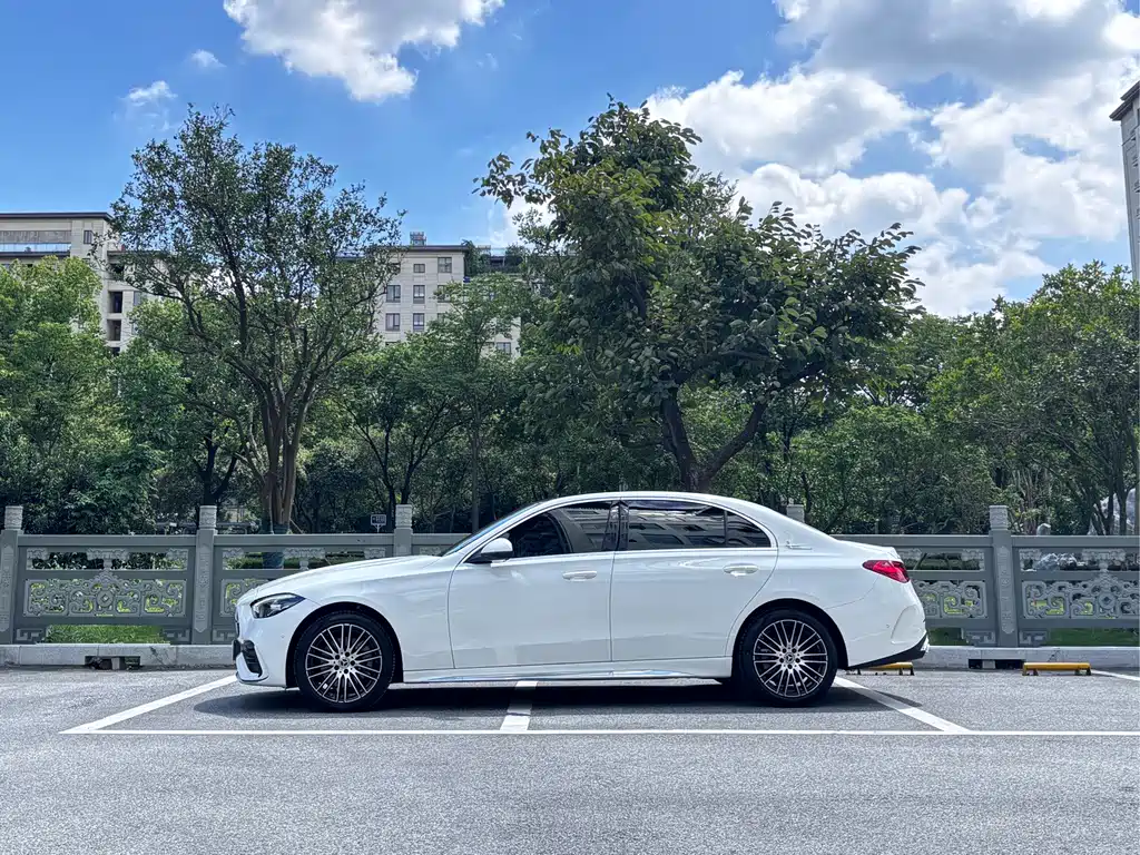 Mercedes-Benz C-Class — миниатюра 3