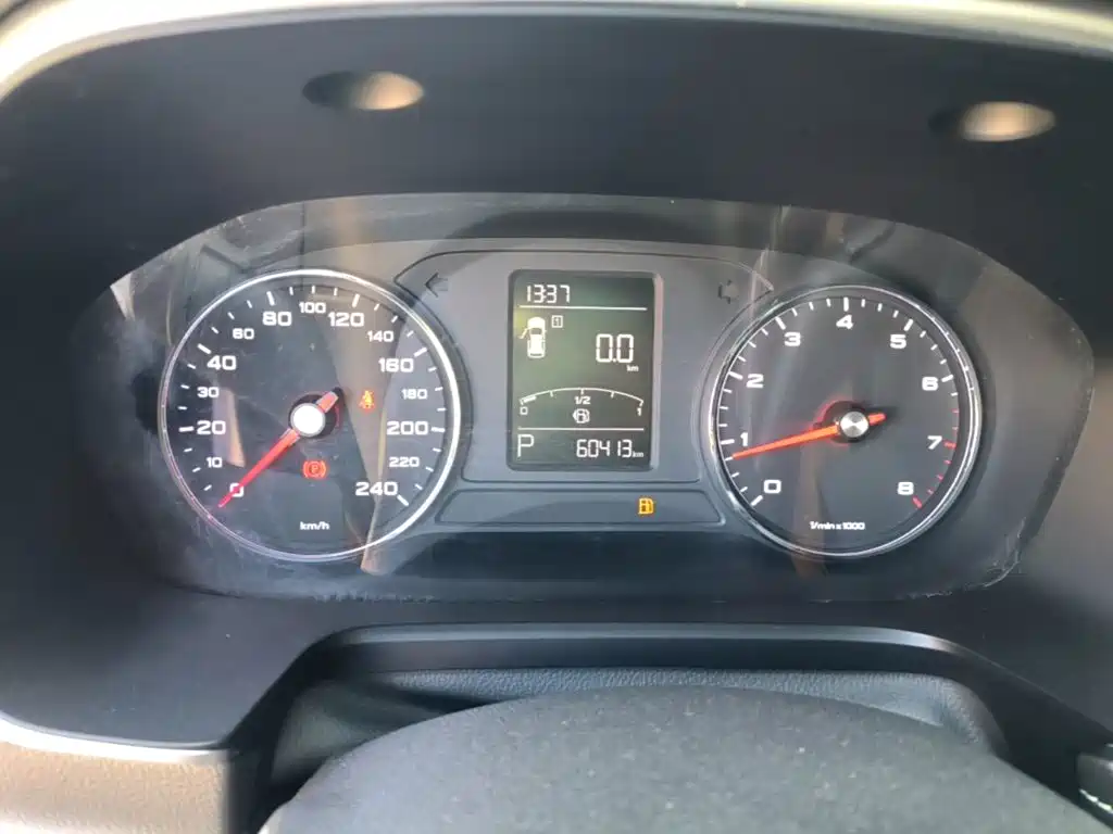 Roewe RX5 — миниатюра 12