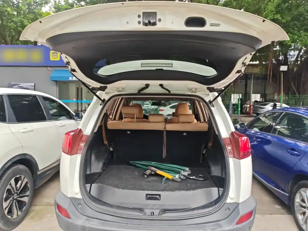 Toyota RAV4 — миниатюра 19