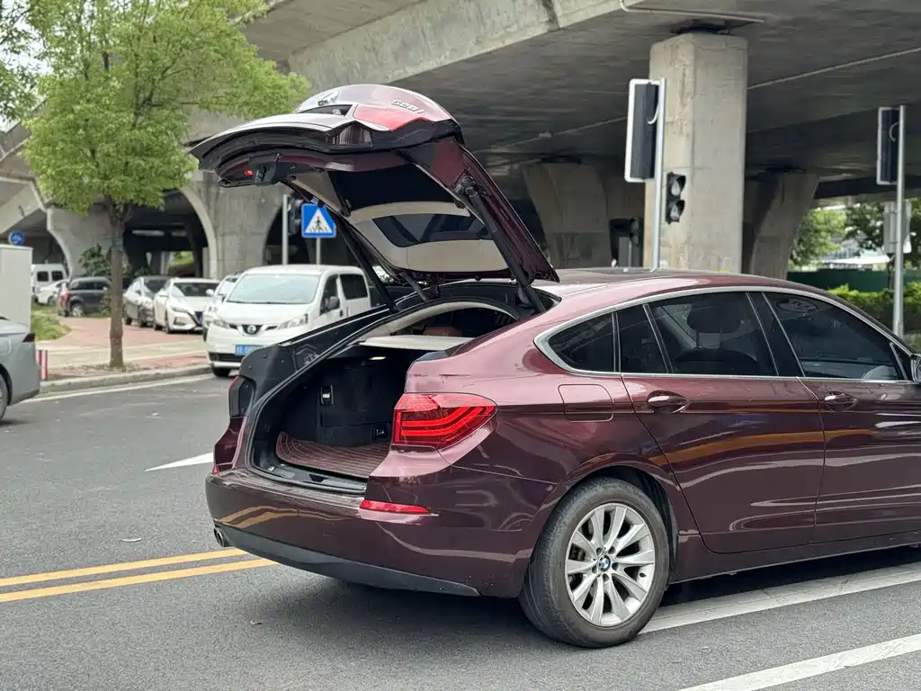 BMW 5 Series GT — миниатюра 7