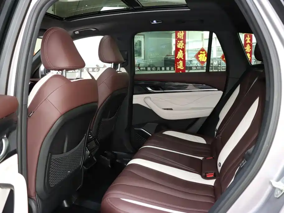 Geely Xingyue L — миниатюра 11